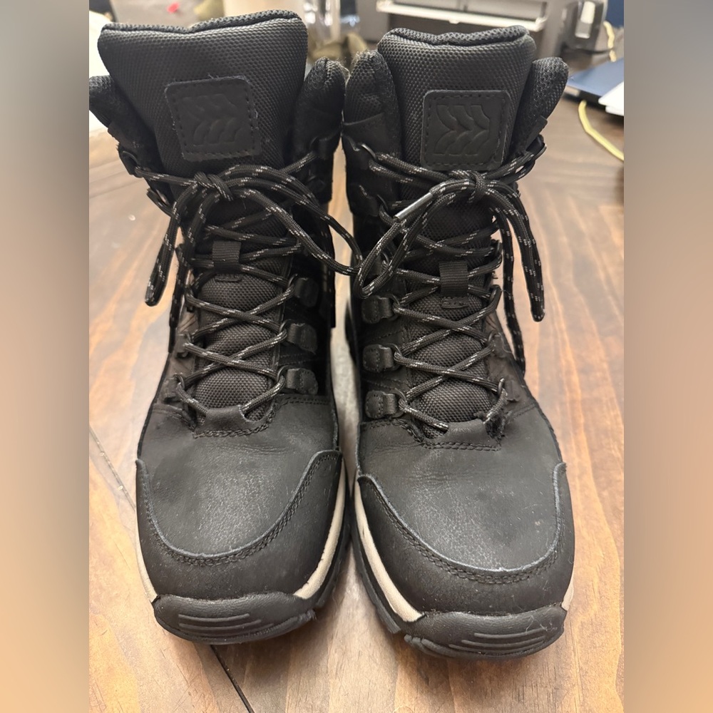 Men’s Waterproof Snow Boots Size 7